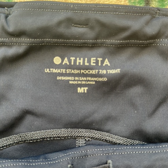 Athleta Ultimate Stash Pocket 7/8 Tight - Picture 5 of 5